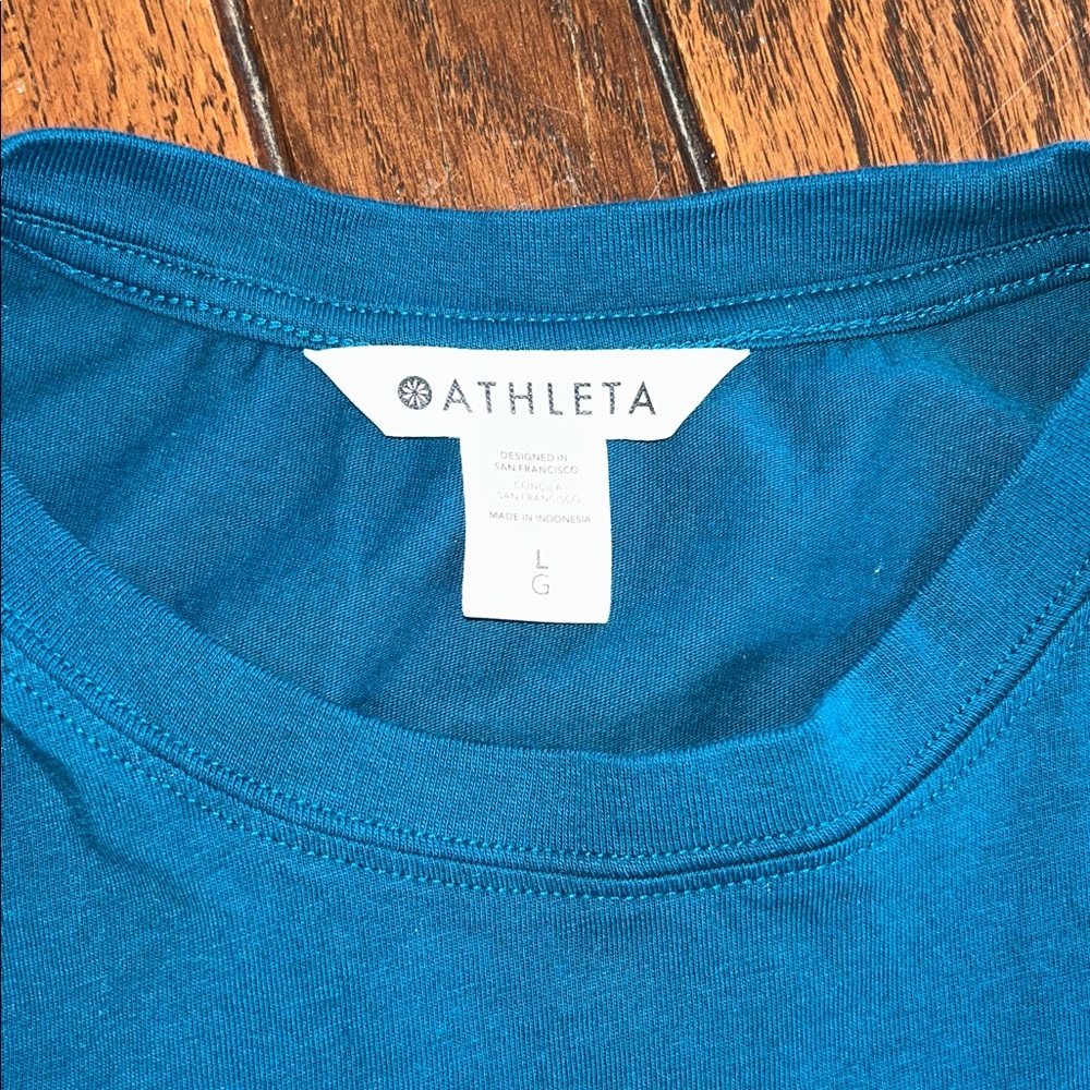 Athleta classic cropped tee - Picture 2 of 3